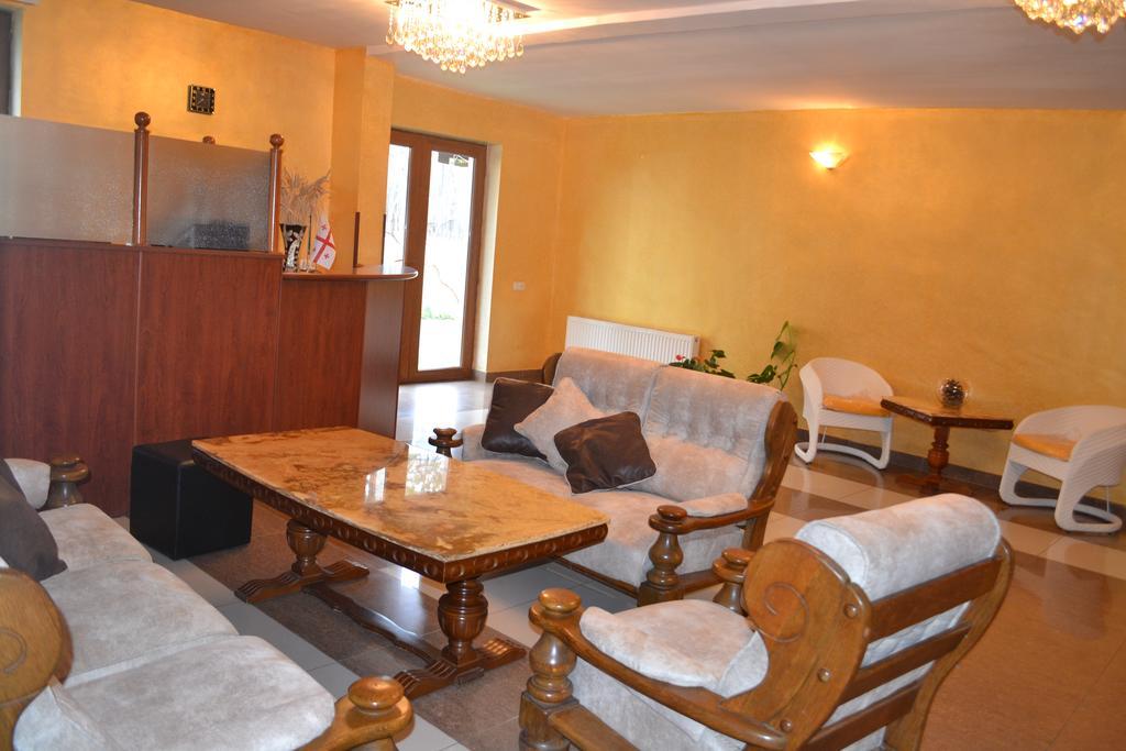 Motion Hotel Боржомі Екстер'єр фото
